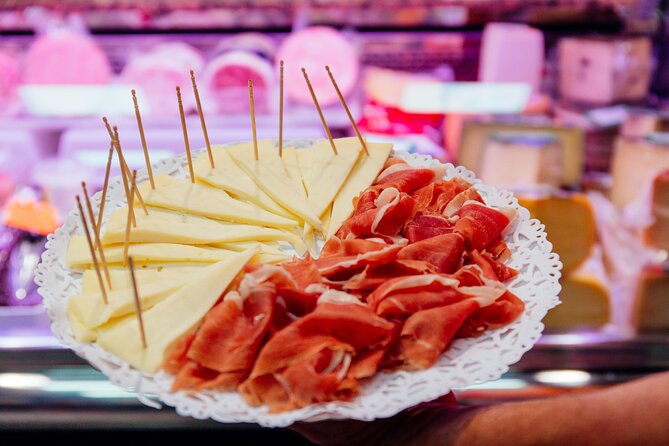 Food Tasting Walking Tour in Palma with a Local - Walking Through Palma’s Old Jewish Quarter and Historic Streets