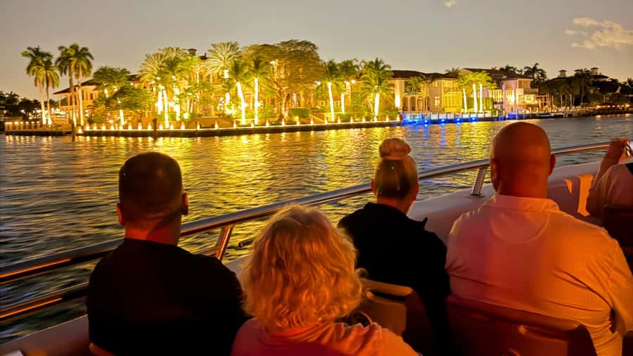 Fort Lauderdale: Holiday Mansion Lights Boat Tour - Starting Point and How to Find the Tour