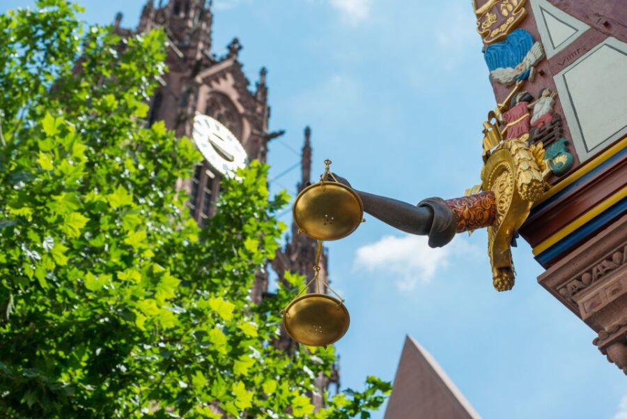 Frankfurt: New Old Town and Highlights German-Language Tour - The Charm of Frankfurt’s Reconstructed Old Town
