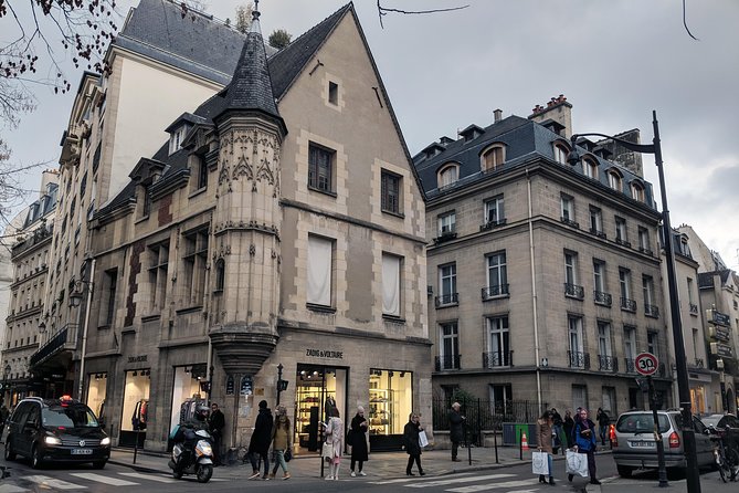 French Fashion, Fragrance and Fun in the Marais - How the Guide Personalizes the Experience