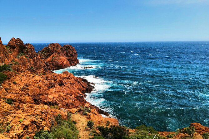 French Riviera Colorado & Var West by Train (from Cannes/Nice) - Visiting Plage du Débarquement and the Lakes