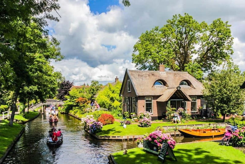 From Amsterdam: Explore Giethoorn Private Guided Tour by Car - The Scenic Journey in a Luxury Car with a Friendly Driver