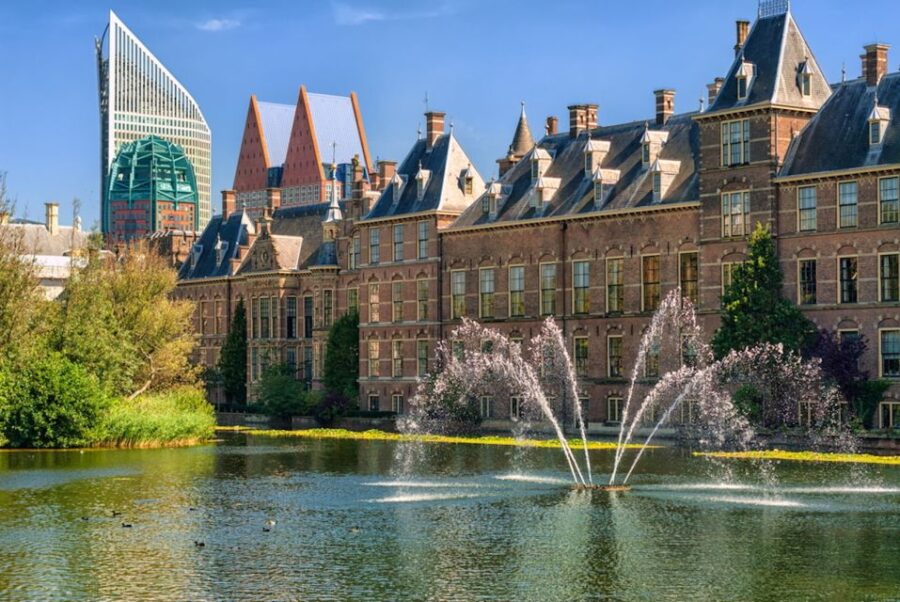 From Amsterdam: Rotterdam and The Hague Tour in Spanish - Exploring Dutch Power: The Hague’s Government and Royal Sites