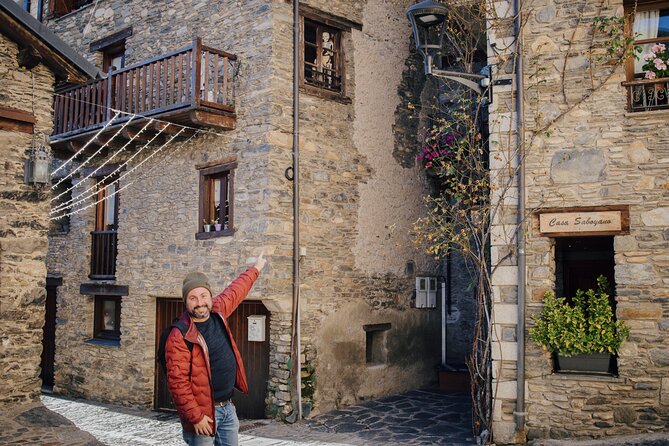 From Barcelona to Andorra Small Guided Group Day Tour - Stunning Mountain Views at Mirador del Roc del Quer