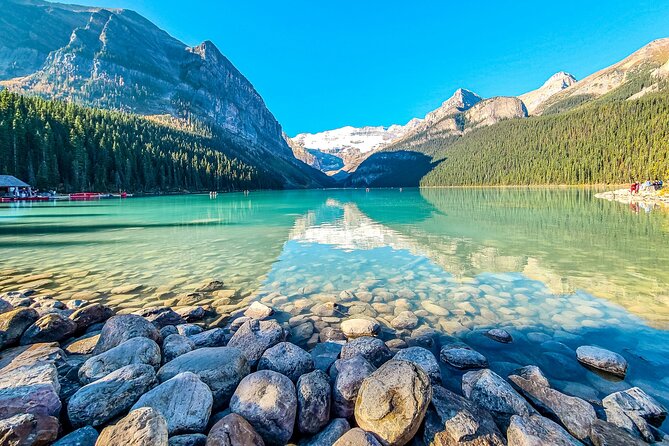 From Canmore Banff to Lake Louise Moraine Lake 1.5h Half Day Tour - Lake Louise: Majestic Glaciers and Emerald Green Waters