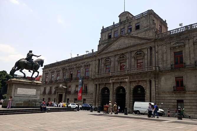 From cdmx: Citywalking Private Tour by cdmx - Admiring the Catedral Metropolitana