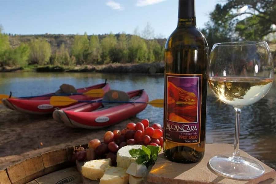 From Cottonwood: 2-Hour Water to Wine Kayak Tour - Starting Point at Alcantara Vineyards with Convenient Parking