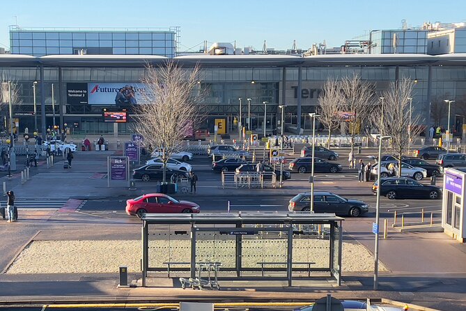 From Gatwick Airport to Heathrow Airport | Private Transfer - Comfort and Eco-Friendly Vehicles for a Relaxing Ride