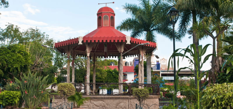 From Guadalajara to Chapala and Ajijic: Motorcycle Tour - Exploring Chapala’s Boardwalk and Craft Market