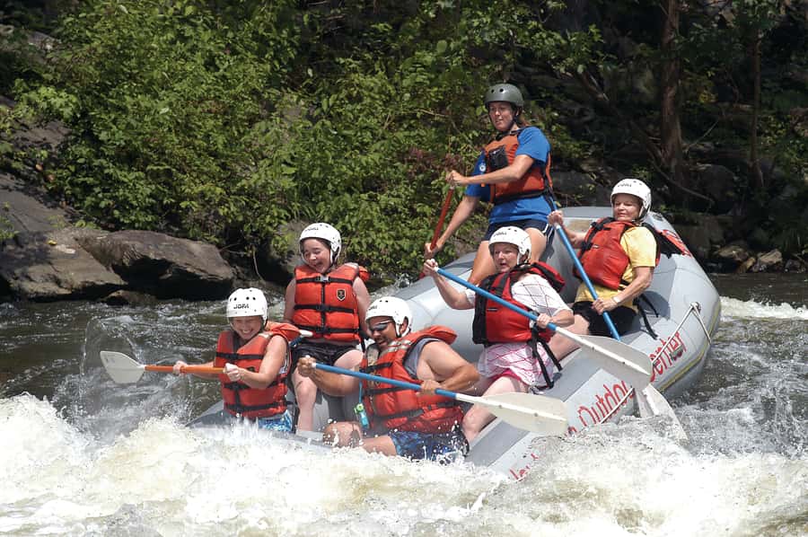 From Hartford: Upper Pigeon River White Water Rafting Tour - Meeting Point and Logistics at Hartford Outpost