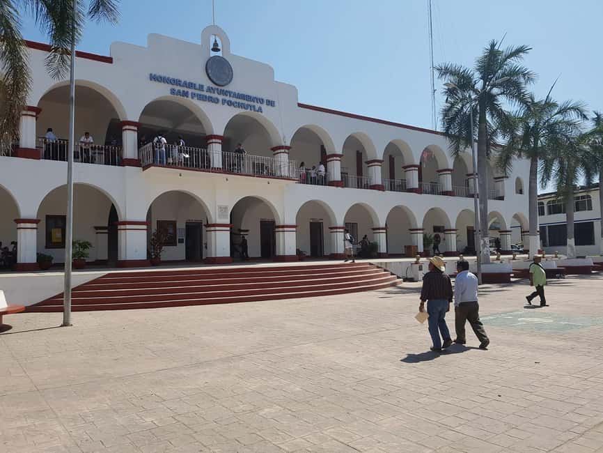 From Huatulco: Pochutla Market Tour with Local Guide - Starting Point: Convenient Pickup and Small Group Experience