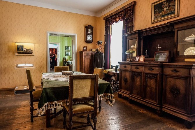 From Krakow: The Black Madonna of Czestochowa & John Paul II Family Home - Ease of Transportation and Group Size