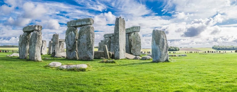From London: Stonehenge Inner Circle & Windsor Open Top Bus - Seamless Transportation from London to Wiltshire and Windsor