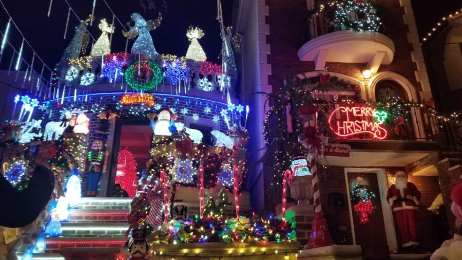 From Manhattan: 4-Hour Brooklyn Christmas Magic Tour - Exploring Dyker Heights’ Famous Christmas Lights