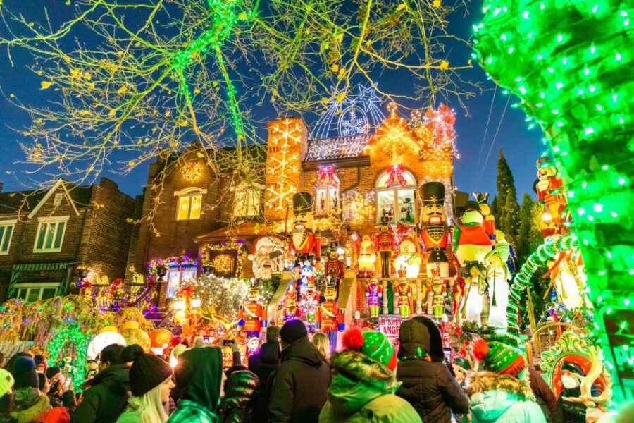 From Manhattan: 4-Hour Dyker Heights Holiday Lights Bus Tour - Starting Point and Logistics in Manhattan