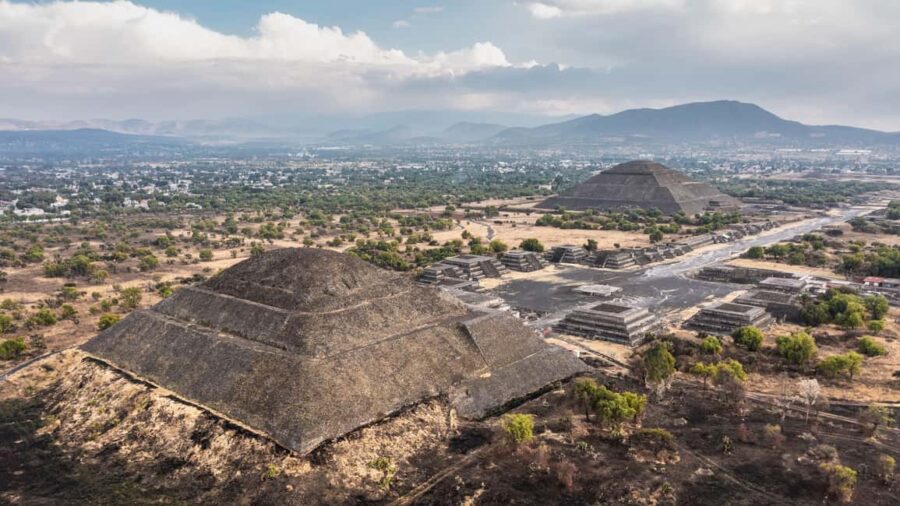 From Mexico City: Half-day tour to Teotihuacan - Visiting the Pyramids of the Sun and Moon