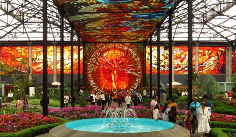 From Mexico City: Magic town Metepec and Toluca - From Mexico City to Toluca’s Botanical Garden and “Cosmovitral”