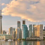 From Montreal: Toronto, Niagara Falls & 1000 Islands Tour - Exploring the Thousand Islands from the water