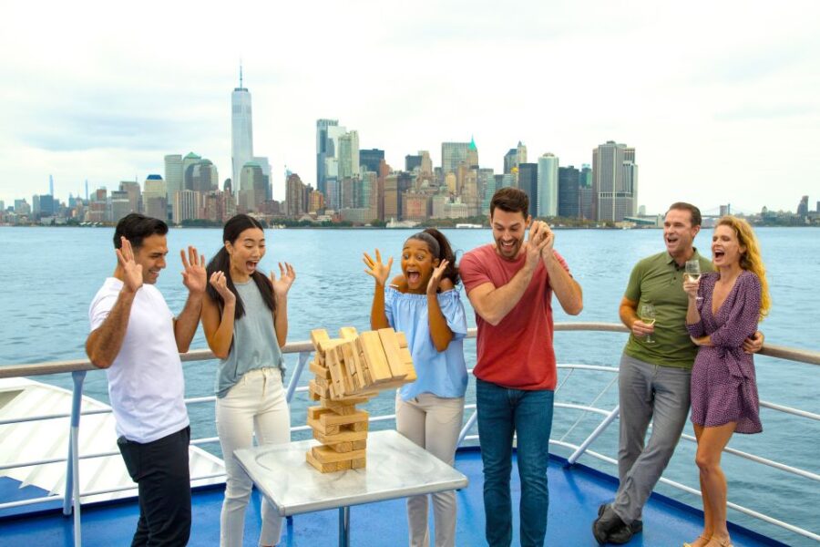 From New Jersey: New York City Buffet Lunch or Dinner Cruise - Enjoying the Views of Manhattan’s Iconic Skyline