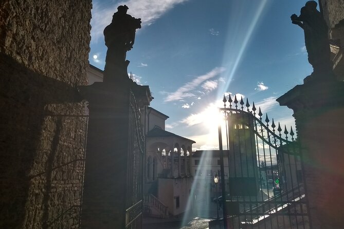 From Padua: Tour to the walled town of Monselice - The Panoramic Walk Along via del Santuario