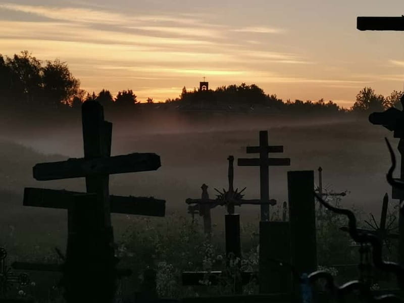From Riga: The Hill of Crosses Private Guided Tour - Crossing the Latvia-Lithuania Border