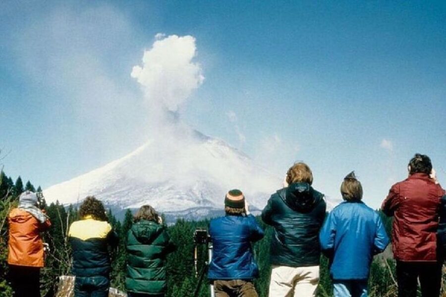 From Seattle: Mt Saint Helen Tour - Exploring Mount St. Helens and the 1980 Eruption