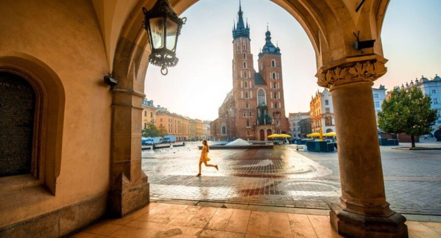 From Warsaw: Guided Tour to Wieliczka Salt Mine and Krakow - Transport from Krakow Train Station to Wieliczka Salt Mine