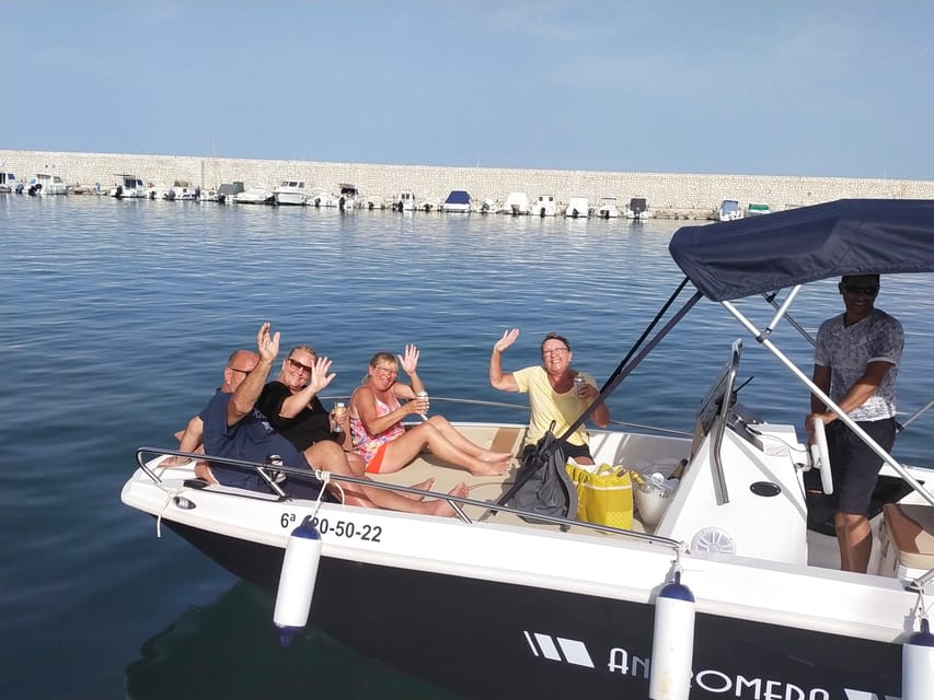 Fuengirola: 2 Hr Private trip with drinks and snacks - The Modern MONARCH Boat: Comfort and Features