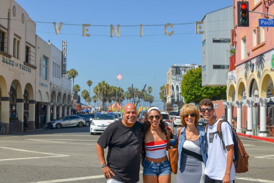 Full-Day City Tour of LA, Hollywood, Beverly Hills & Beaches - Santa Monica Pier and Beach Neighborhoods