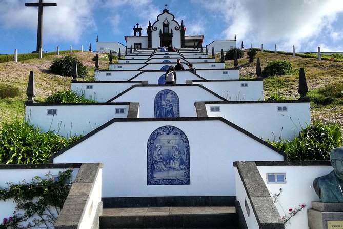 Full Day Jeep Tour Furnas with lunch (Cozido) and drinks included - Tea Plantations and Tasting at Gorreana