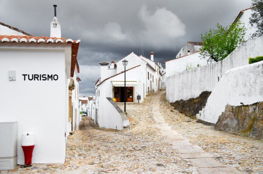 Full-Day Private Tour of Marvão & Roman Ammaia from Lisbon - Visiting Castelo de Vide: A Medieval Treasure