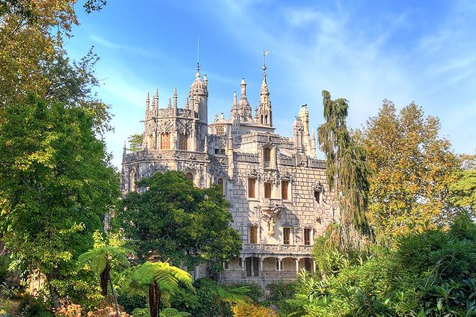 Full day Private tour Sintra + Cabo da Roca + Cascais (2 - 4 persons) - Exploring the Castelo dos Mouros for Panoramic Views