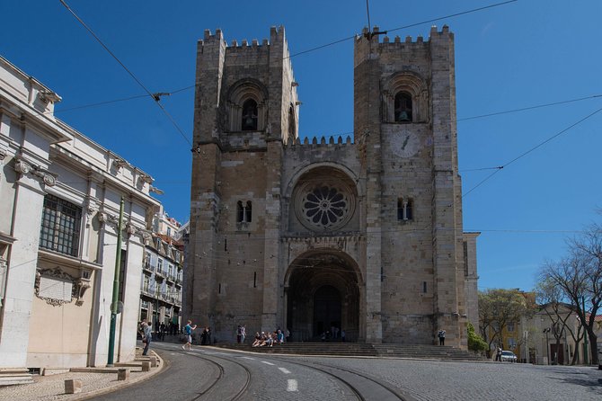 Full Day Small Group Tour in Lisbon: The Most Complete City Tour - Visiting Lisbon’s Catholic Heart at Lisbon Cathedral
