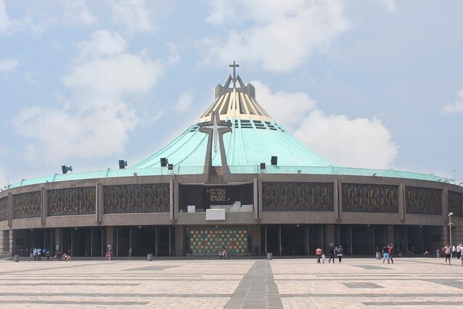 Full-Day Teotihuacan & Basilica Guadalupe Tour - Exploring Plaza de las Tres Culturas