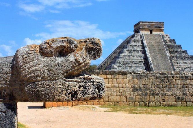 Full-Day Tour to Chichen Itza and Sacred Cenote from Cancún - Discovering Chichen Itzas Architectural Marvels and History