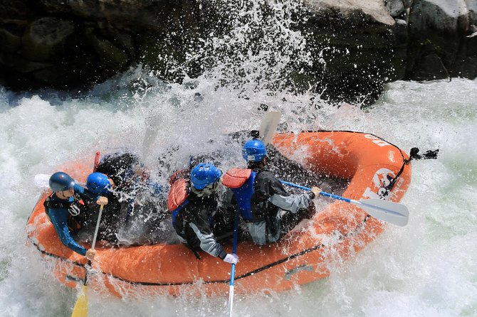 Full-Day Whitewater Rafting Trip on Middle Fork from Auburn (Class 3-4) - Unique Highlights: Rapids, Rock Jumps, and Expressive Guides