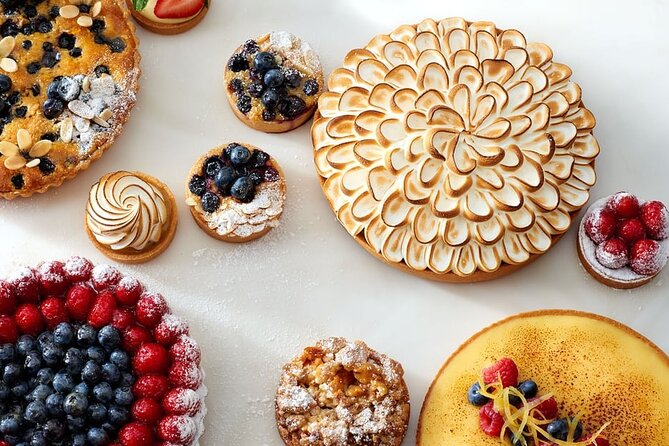 Fun Chicago Bike Tour with Pizza, Hot Dogs, Cupcakes and Beer - Riding Through Chicago’s Most Luxurious Neighborhood: Gold Coast