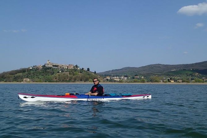 Fun Kayaking In Lake Trasimeno with lunch - Umbria - Enjoy a Lakeside Lunch with Local Specialties