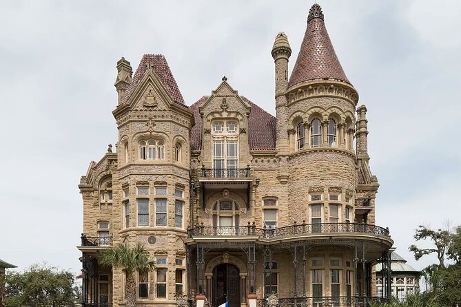 Galveston Mansions and Murder Walking Tour - Exploring Galveston’s Historic Mansions Outside