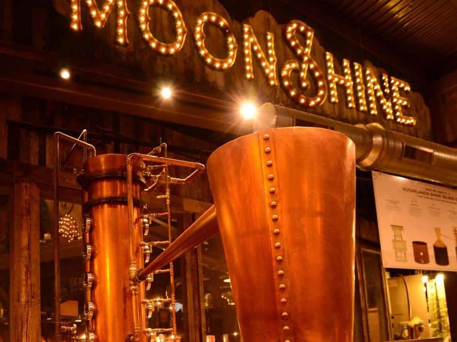 Gatlinburg: Cocktails Behind the Stave Tour - The Location: Sugarlands Distilling Company in Gatlinburg