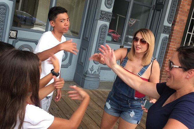 Gatlinburg Scavenger Hunt by Wacky Walks - Starting Point and Meeting Details in Gatlinburg