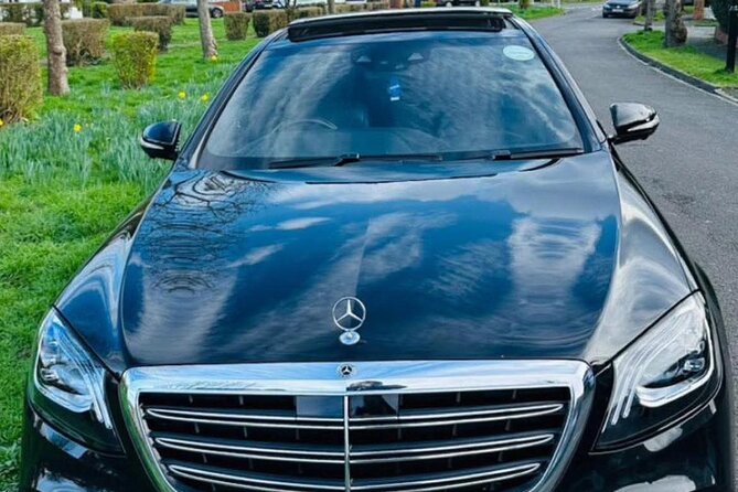 Gatwick Airport to Heathrow Airport Transfers - Pickup Point at Heathrow Airport in Hounslow