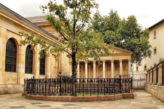 Gaztelugatxe, Mundaka and Gernika Tour from Bilbao - Gernika: Heart of Basque History and Picasso’s Masterpiece