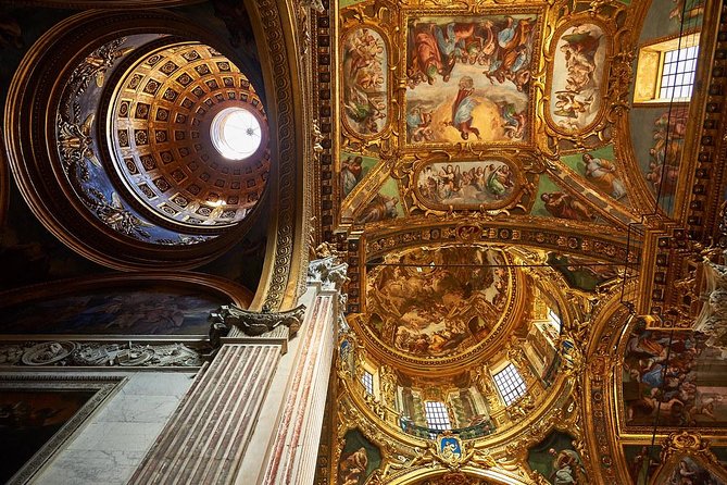 Genoa Day Tour: 4 hours of History with Focaccia , Prosecco & Joy - Local Wine and Prosecco Tastings in Genoa’s Wine Shops