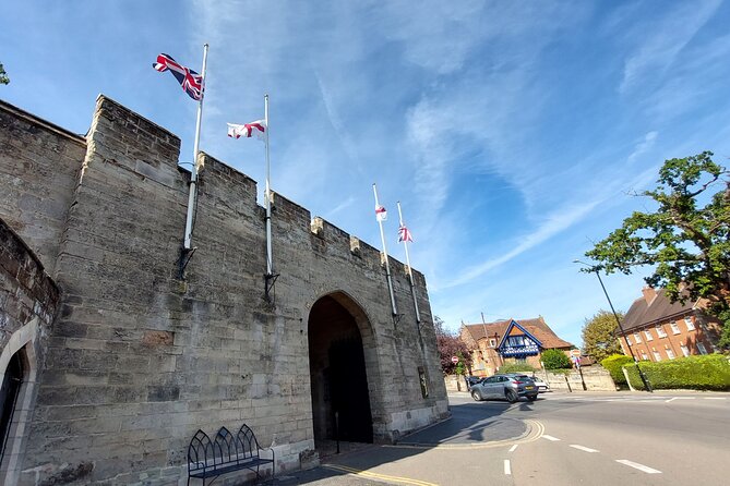 Ghosts, Crime & Legends Quest Experience in Warwick - Exploring Castle Street: The 11 Castle Ln Area