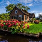 Giethoorn Guided Day Trip with Boat Ride from Amsterdam - The Canal Cruise: A Scenic Highlight
