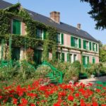 Giverny and Versailles Full Day Private Guided Tour wih Hotel Pickup - Discovering the Palace of Versailles and Its Gardens