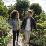 Giverny & Versailles Audio Guided Day Trip with Lunch from Paris - Transitioning to Versailles: From Art to Royalty