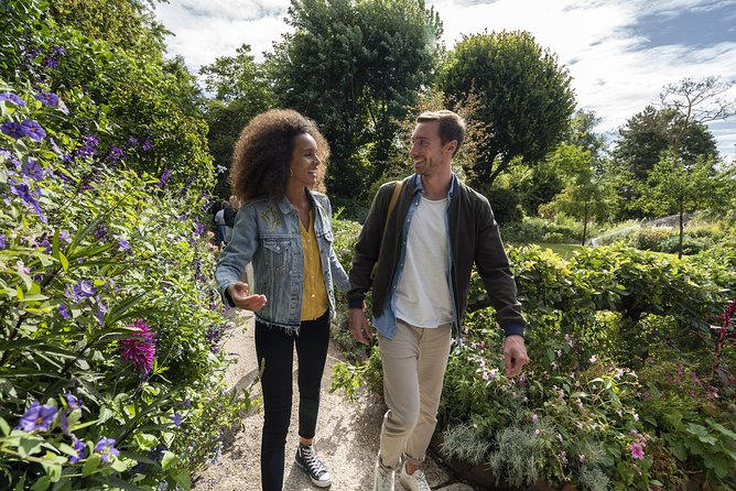 Giverny & Versailles Audio Guided Day Trip with Lunch from Paris - Transitioning to Versailles: From Art to Royalty