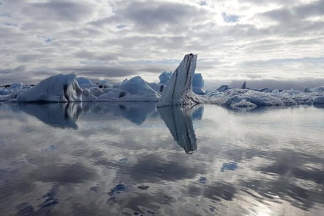 Glacier Lagoon & South Coast. Private Day Tour - Exploring Jokulsarlon Glacier Lagoon and Icebergs